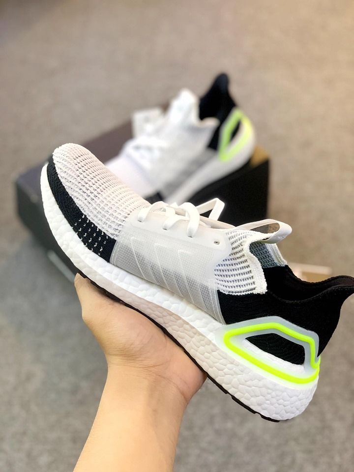 EF1344 - Ultraboost 19