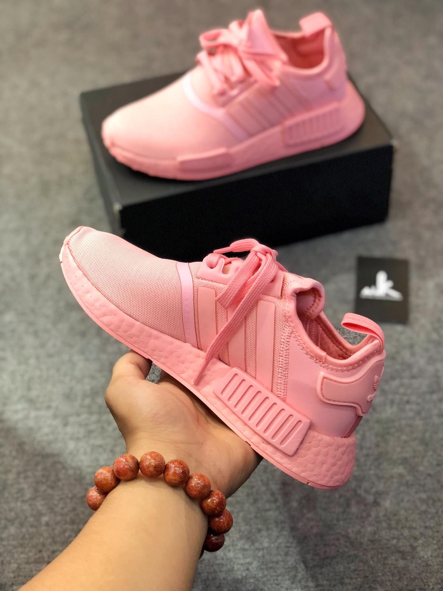  FW4708 NMD R1 Glory Pink 