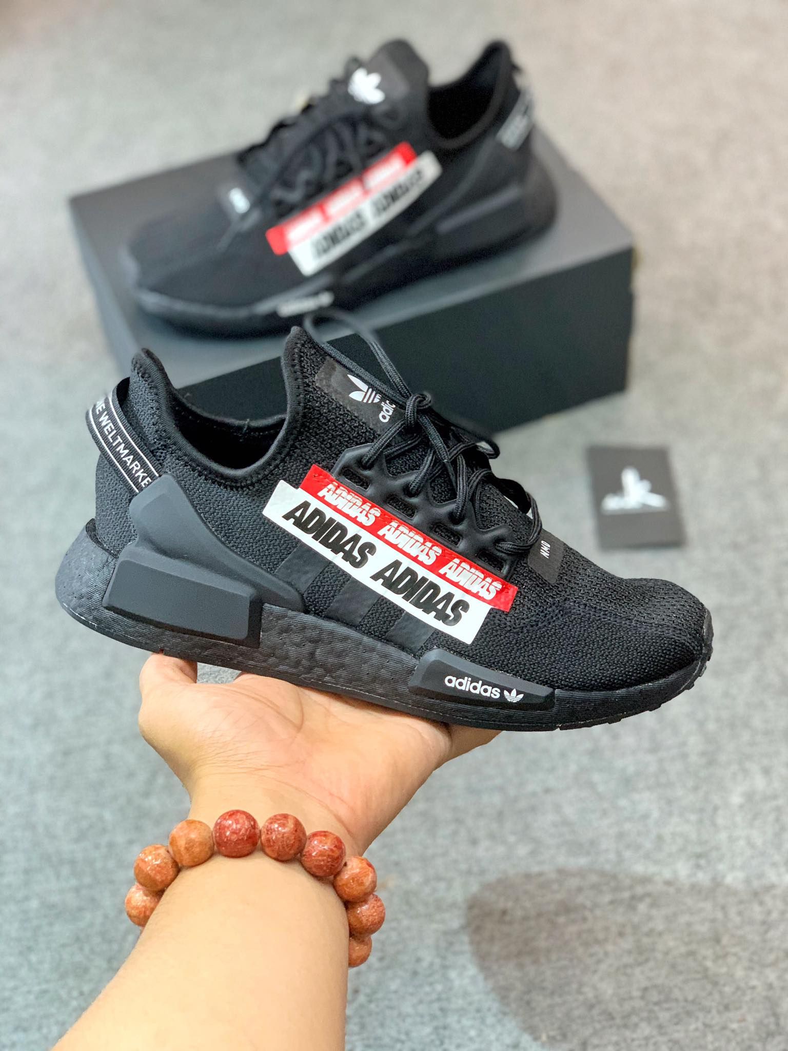  H01589 NMD_R1 V2 Black Red 