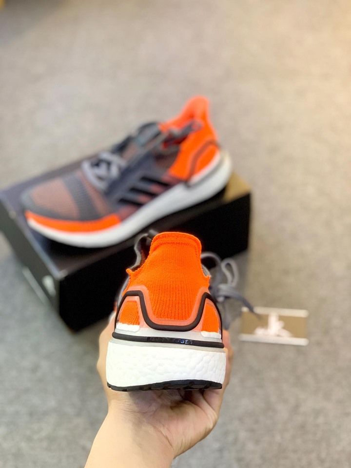 G27517 - Ultraboost 19 Hi-Res Coral