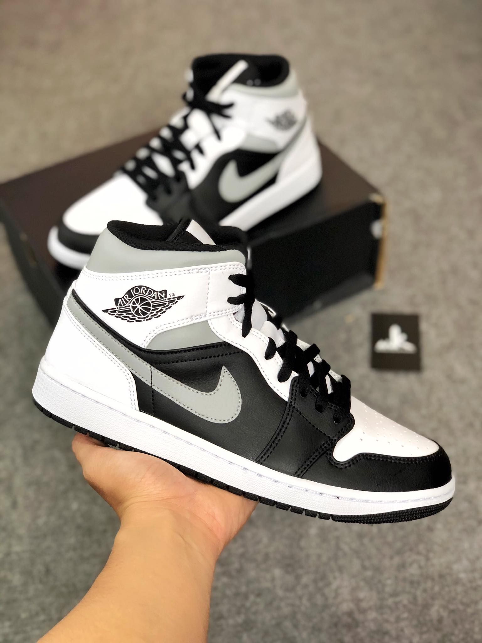 554724-073 Jordan 1 Mid White Shadow