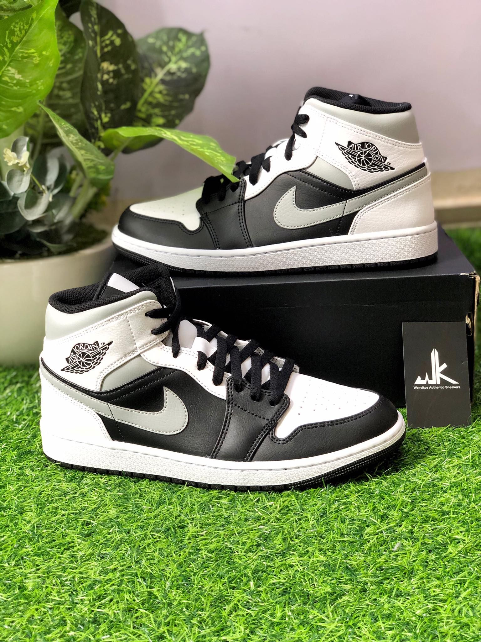 554724-073 Jordan 1 Mid White Shadow