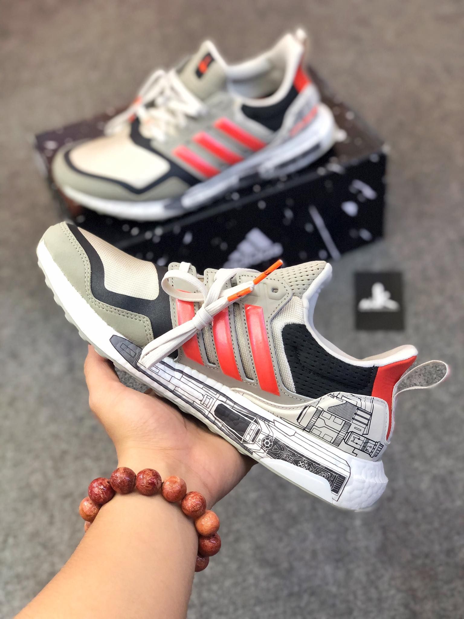 FW0536 UltraBoost S&L Star Wars