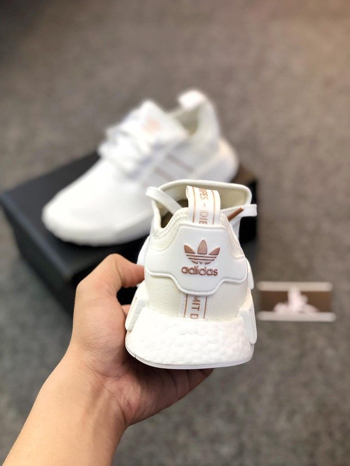  FW6434 - NMD R1 Cloud White Rose Gold 