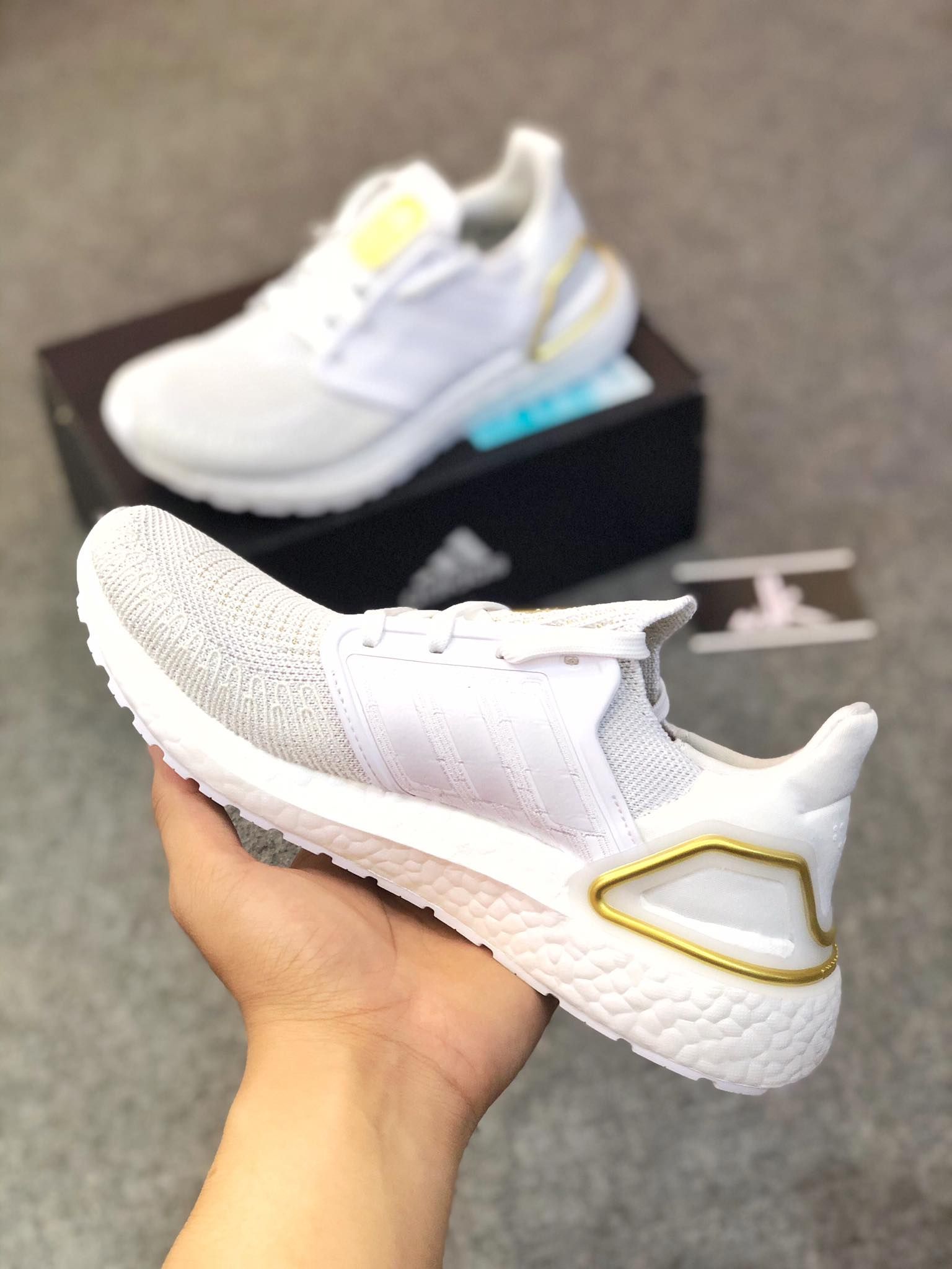 FV8351 Ultraboost 20 White Gold Metallic