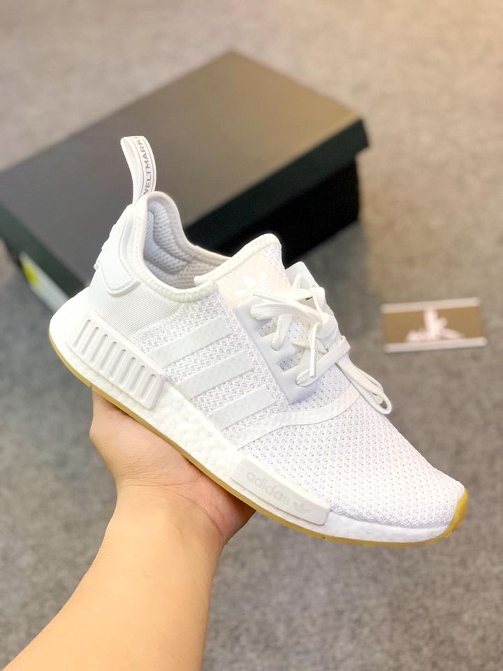  D96635 - NMD R1 WHITE GUM 