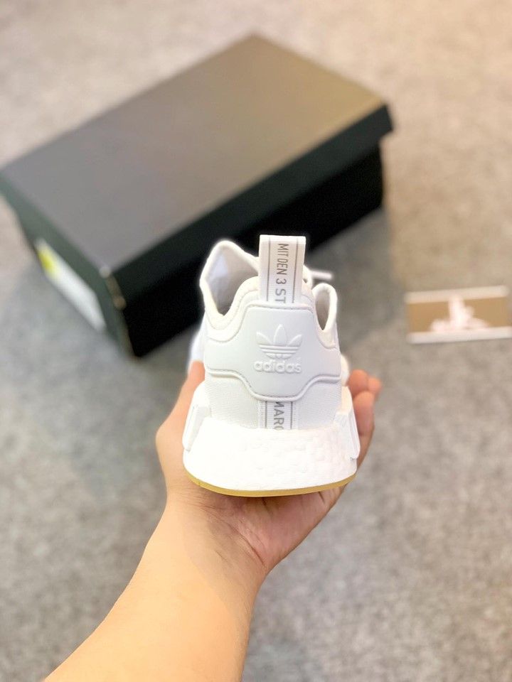  D96635 - NMD R1 WHITE GUM 