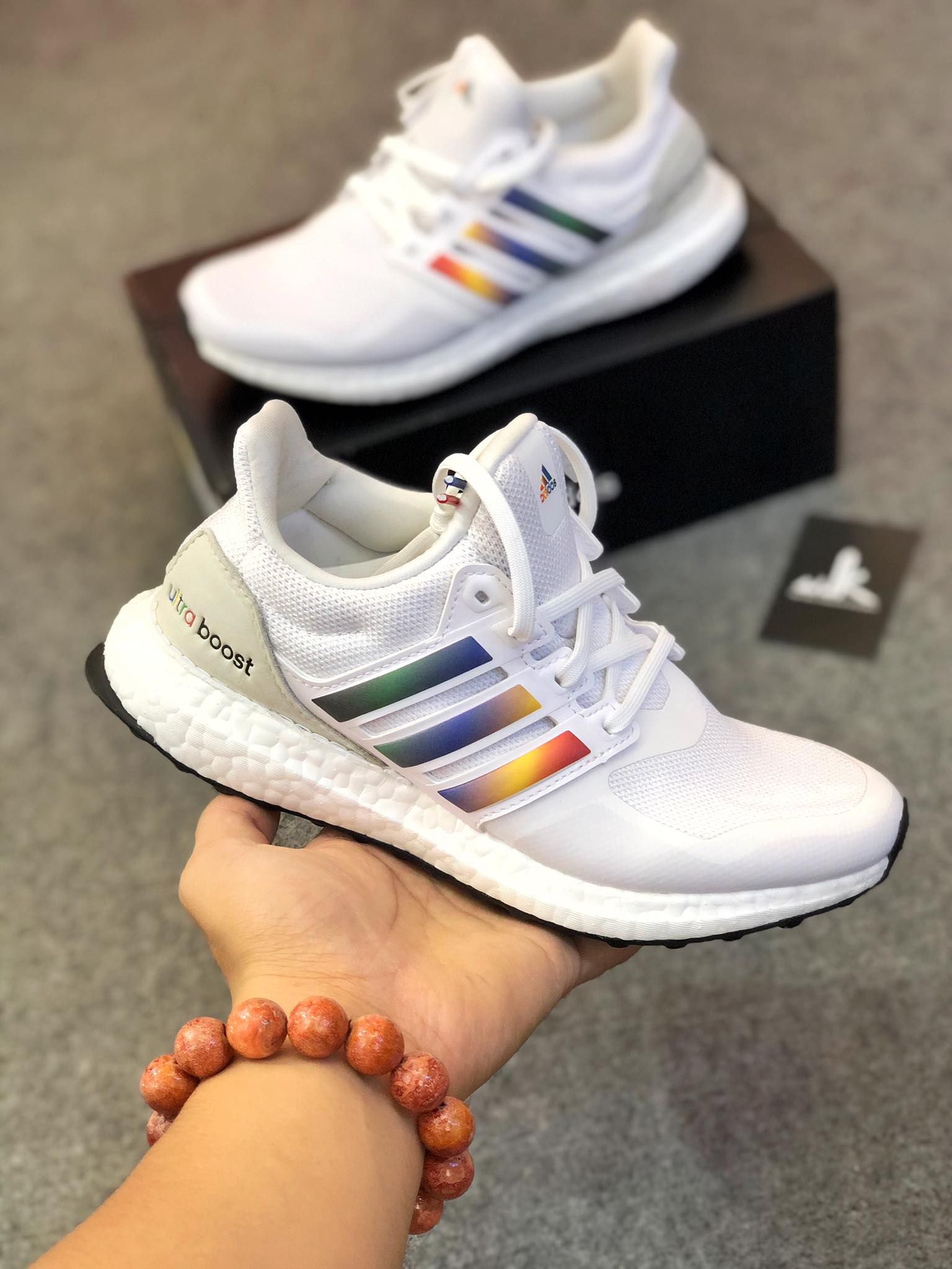 FV7014 Ultraboost DNA White Multi