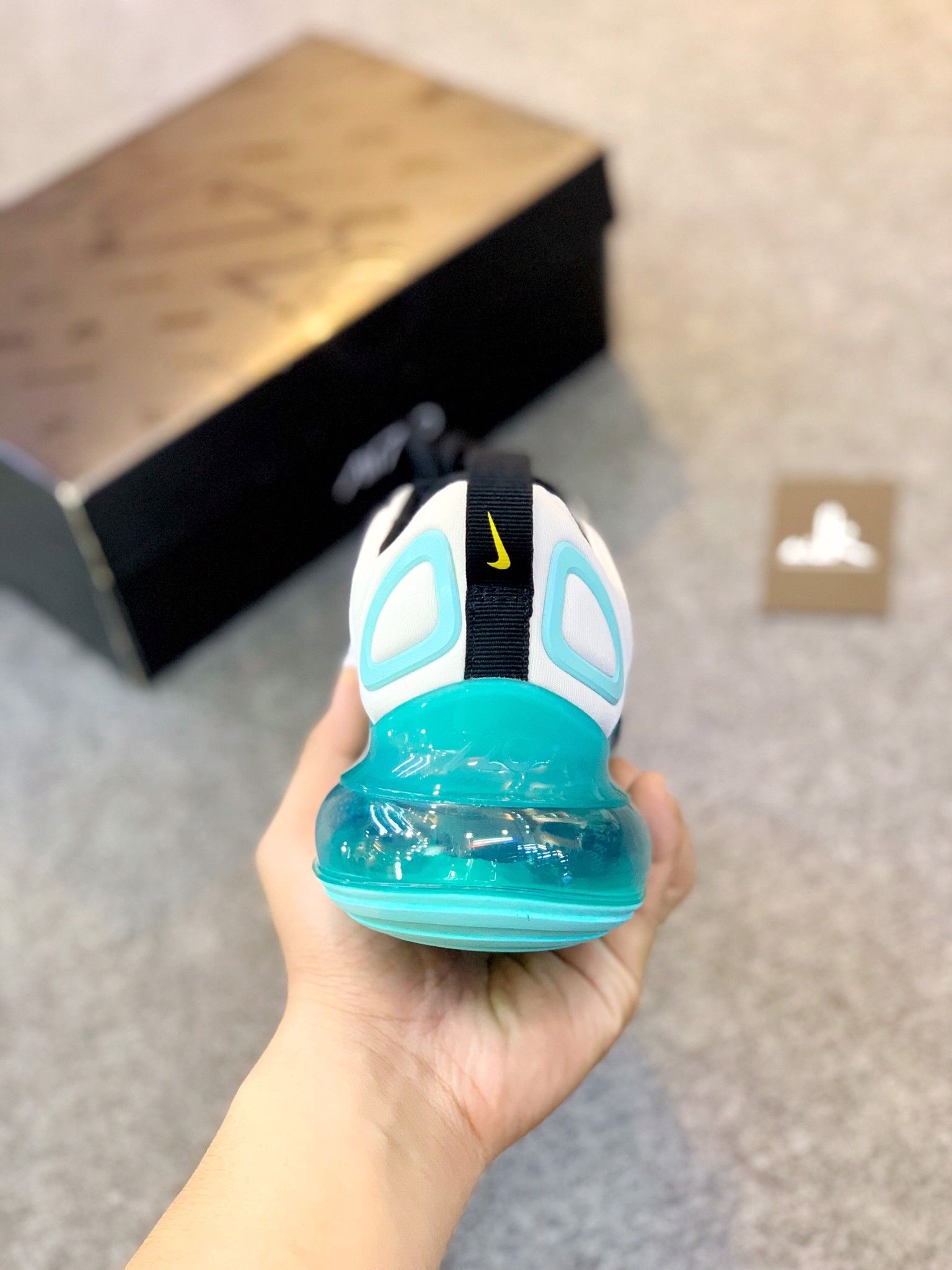 AQ3196-101 Air Max 720 White Aurora