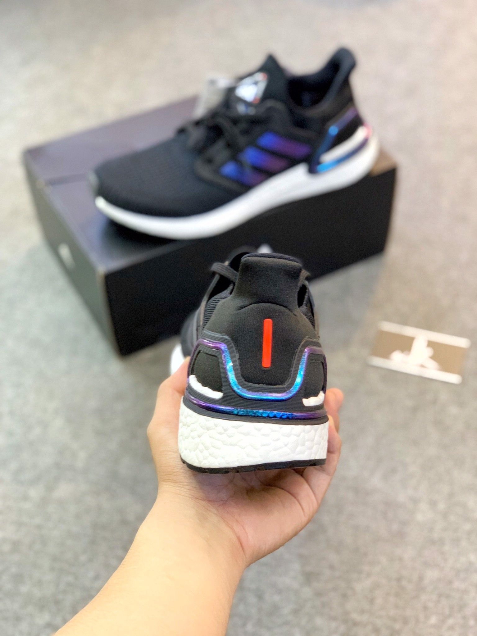  EG0692 - Ultraboost 2020 