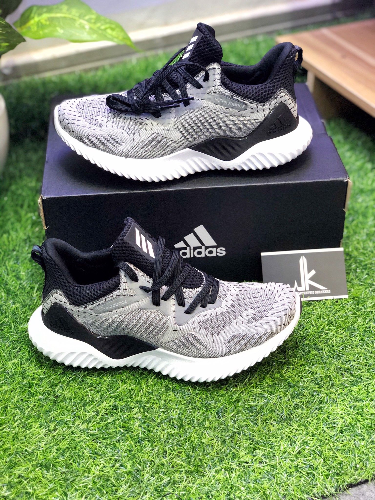 DB1118 Alphabounce Beyond Xám