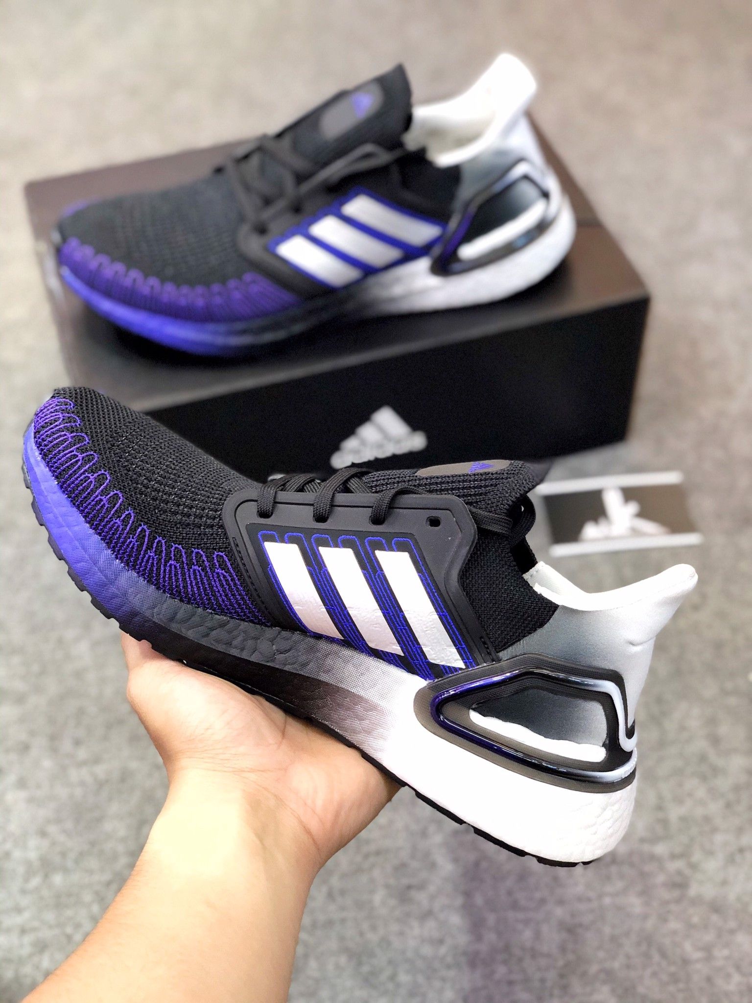  FV0033 - Ultraboost 2020 5th Anniversary 