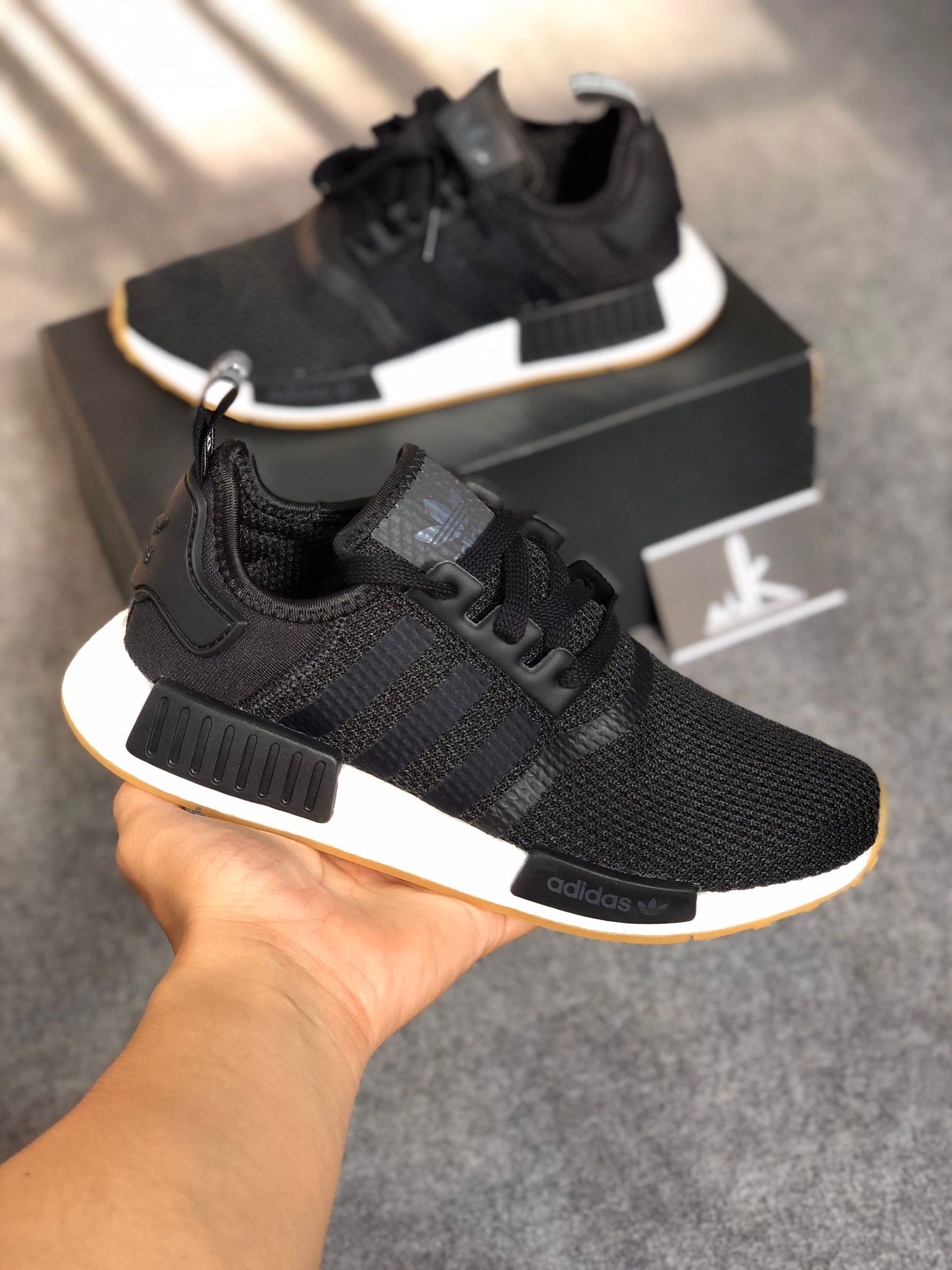  B42200 - NMD R1 Black Gum 