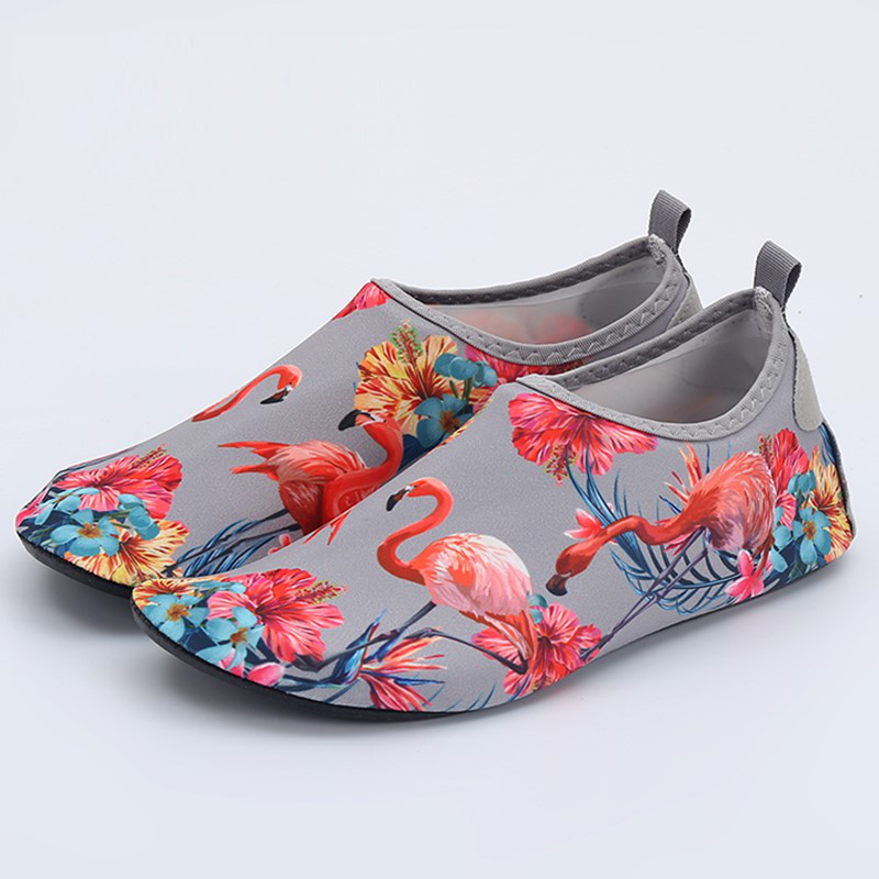Giày đi biển nữ họa tiết hồng hạc - Woman water beach shoes - SA054-09