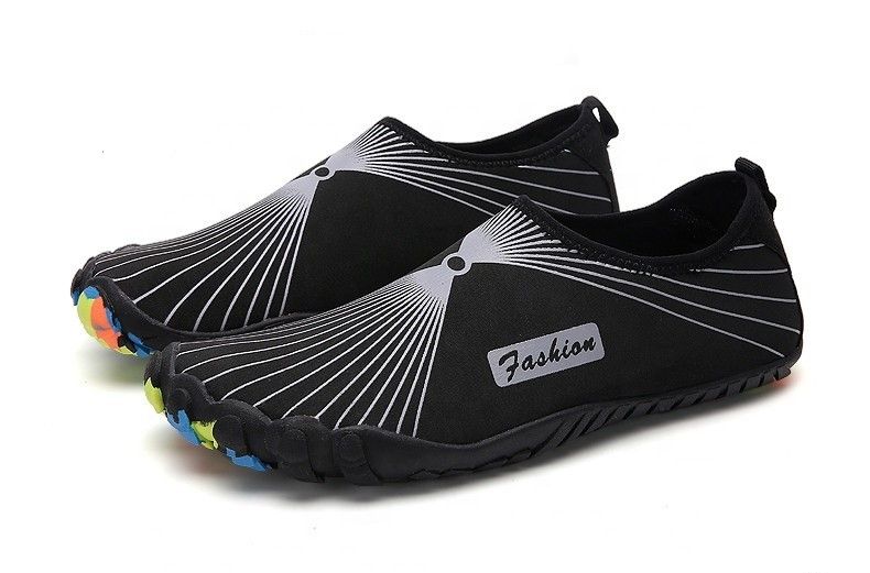 Giày đi biển họa tiết lưới nhện nền đen - Adult water beach shoes - SA052
