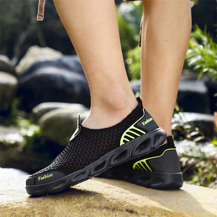 Giày đi mưa, đi nước nhẹ, êm, không trơn trượt, bảo vệ chân, màu đen cho nam - SA073-24