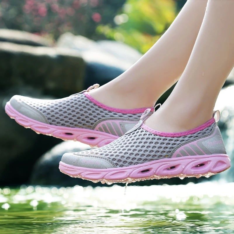 Giày đi mưa, đi nước nhẹ, êm, không trơn trượt, bảo vệ chân, màu hồng cho nữ - SA073-96