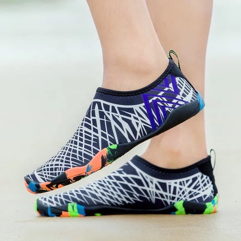Giày đi biển họa tiết đen trắng - Adult water beach shoes - SA008-12