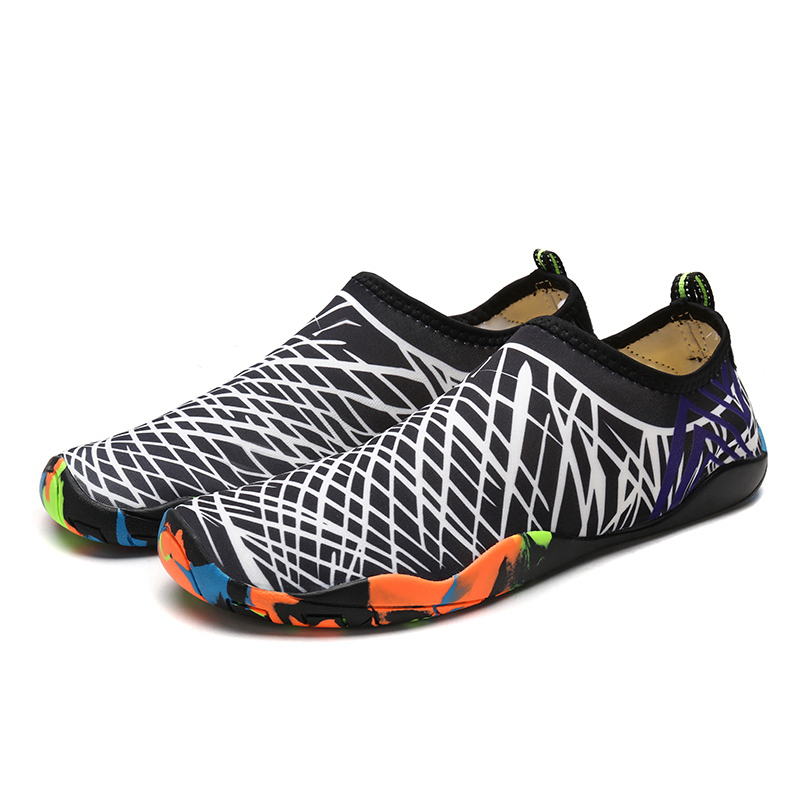 Giày đi biển họa tiết đen trắng - Adult water beach shoes - SA008-12