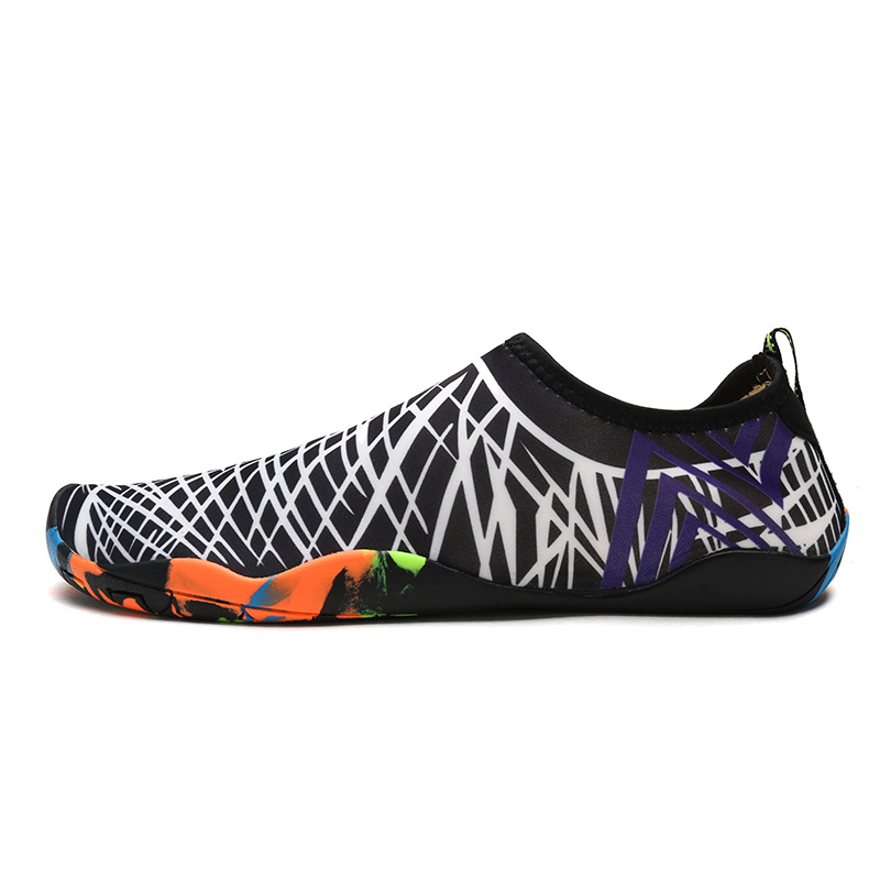 Giày đi biển họa tiết đen trắng - Adult water beach shoes - SA008-12