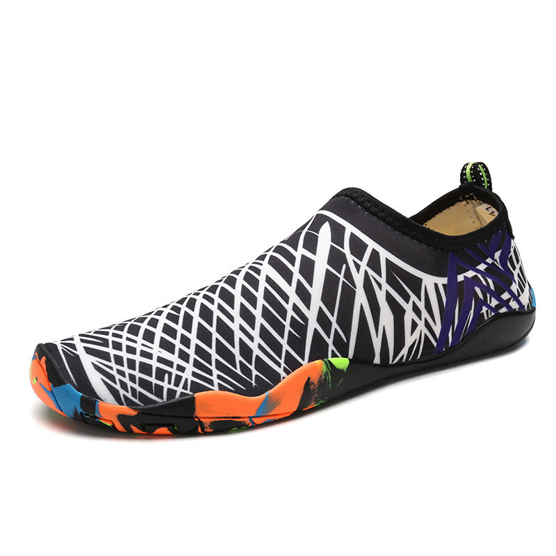 Giày đi biển họa tiết đen trắng - Adult water beach shoes - SA008-12