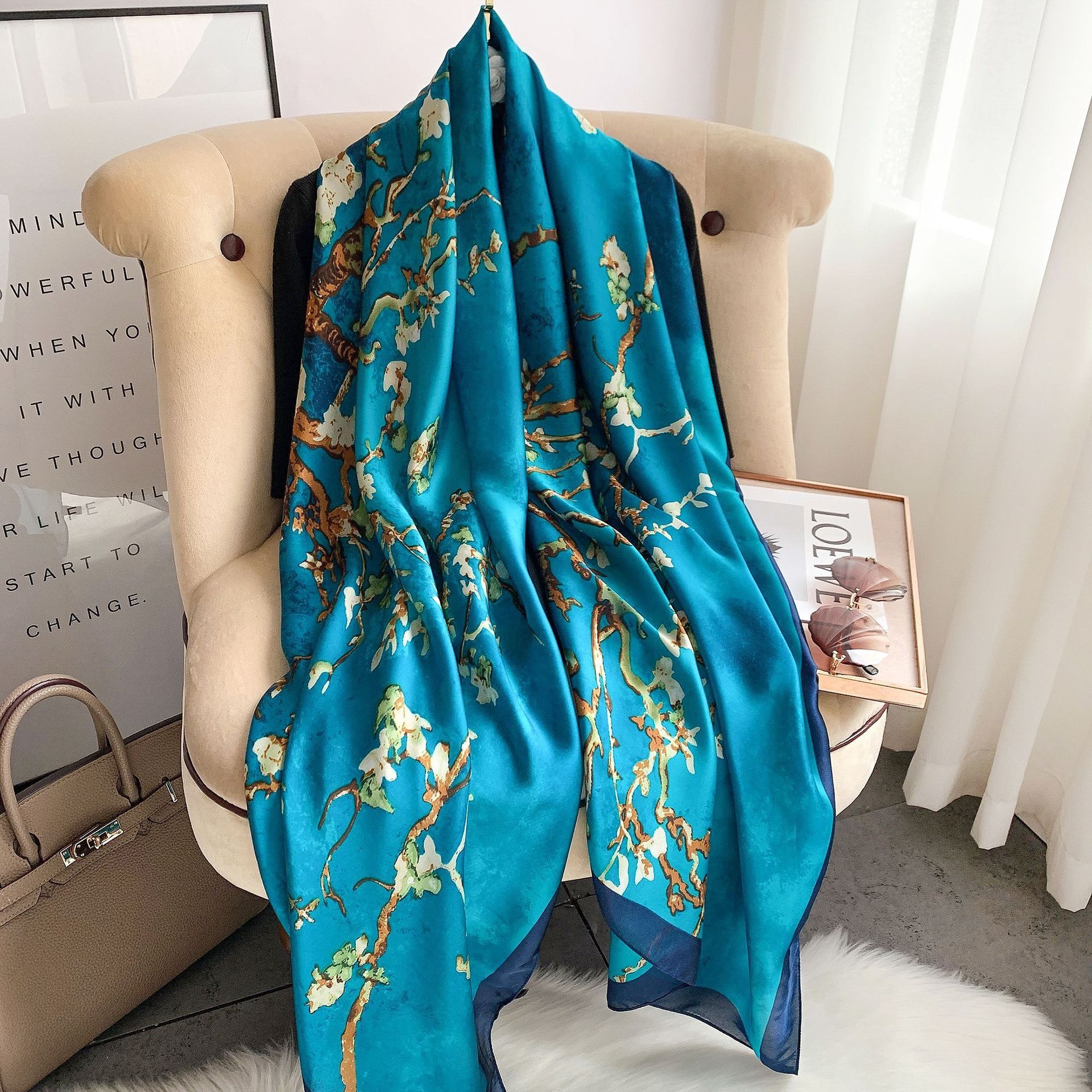 Khăn Lụa Họa Tiết Cành Hoa Trên Nền Xanh Dương - Kích thước 180 * 90cm