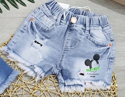 Quần jean short Mickey bé gái
