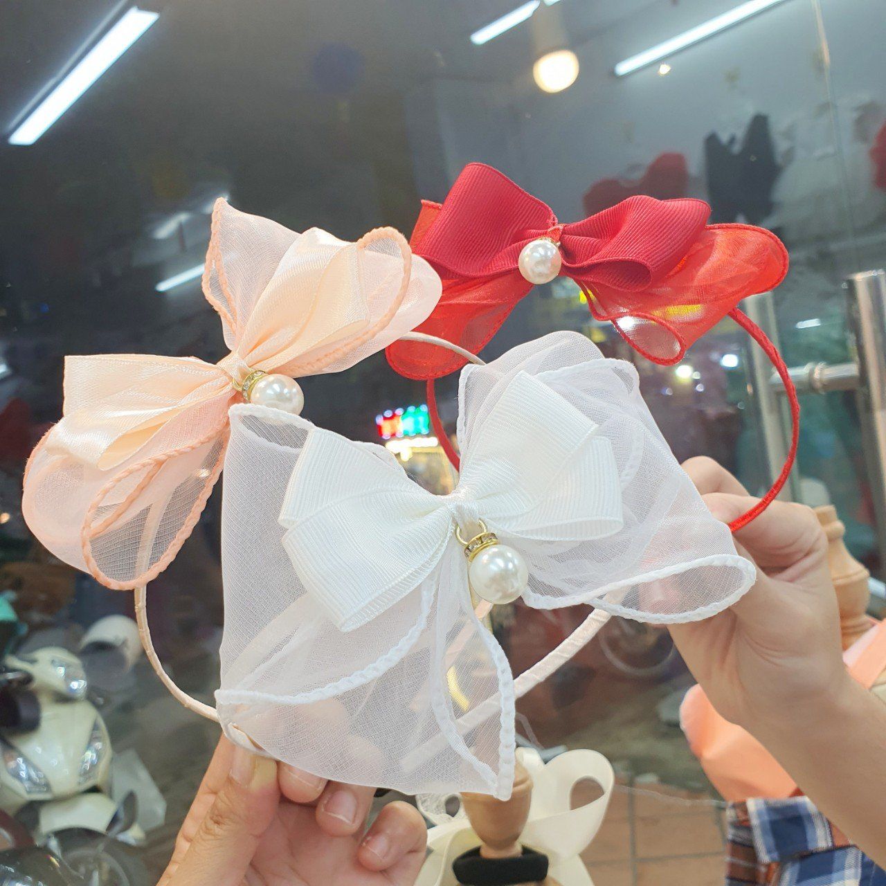 Cài tóc nơ ruy băng dễ thương cho bé gái