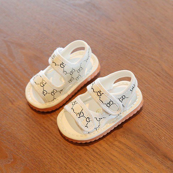 Giày sandal tập đi cho bé trai từ 0 đến 2 tuổi
