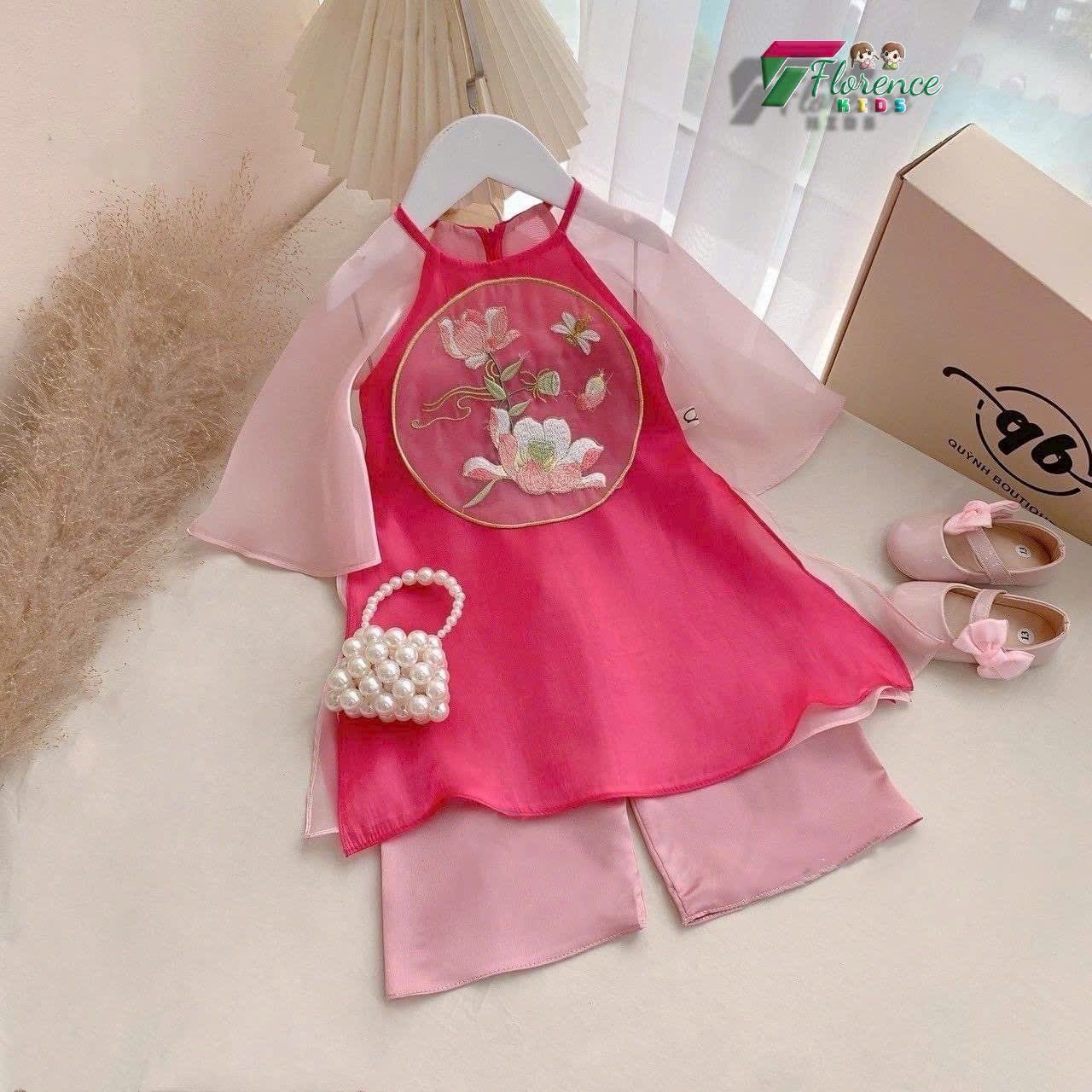 Bộ áo dài bé gái tay lỡ cách tân đắp hoa sen xinh xắn