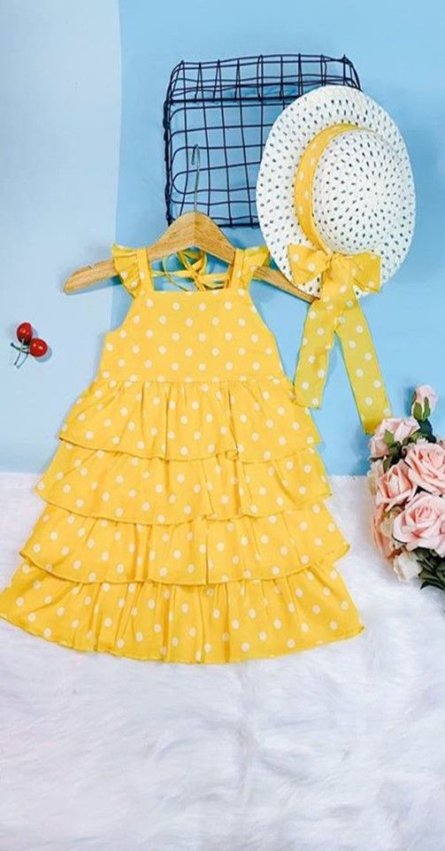 Đầm tầng chấm bi kèm nón bé gái