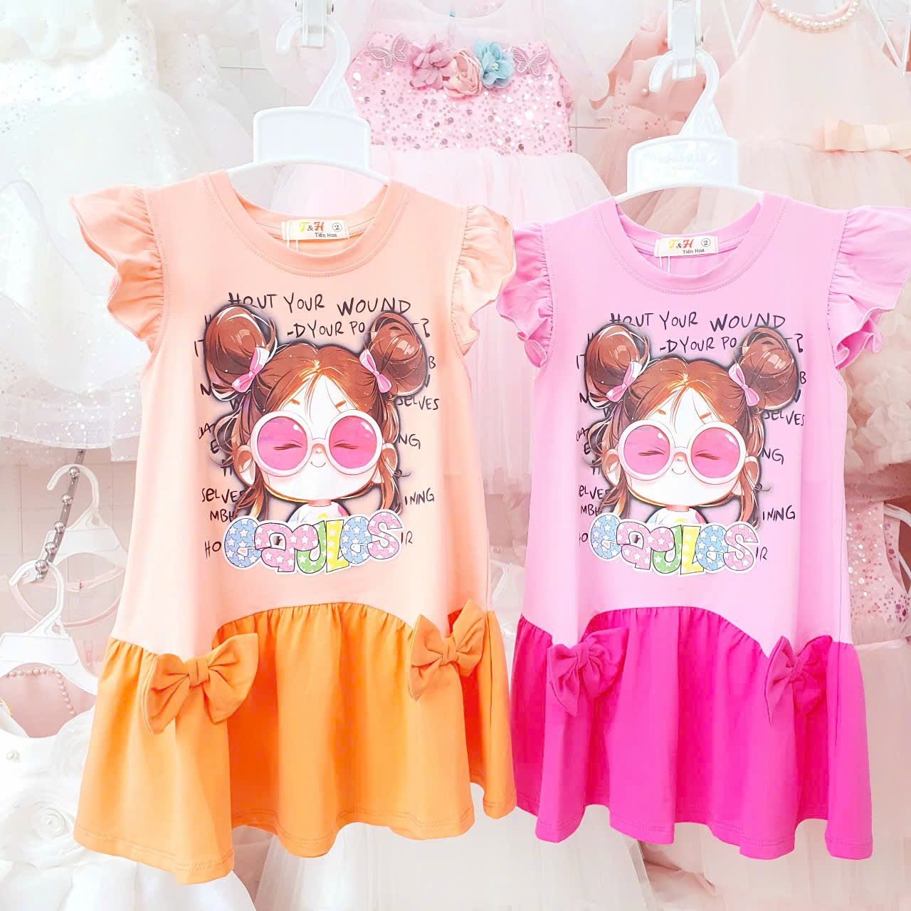 D37 _ Đầm thun bé gái đuôi cá họa tiết cô gái đeo mắt kính dễ thương _ Beekids