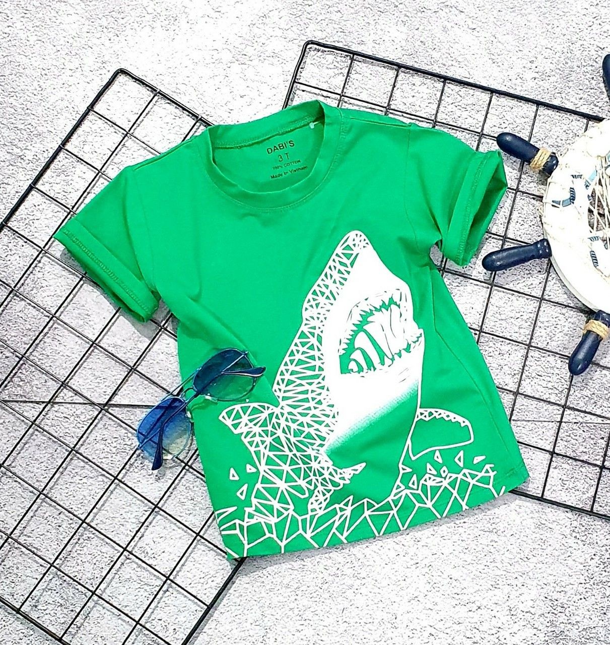 Áo thun cá mập bé trai