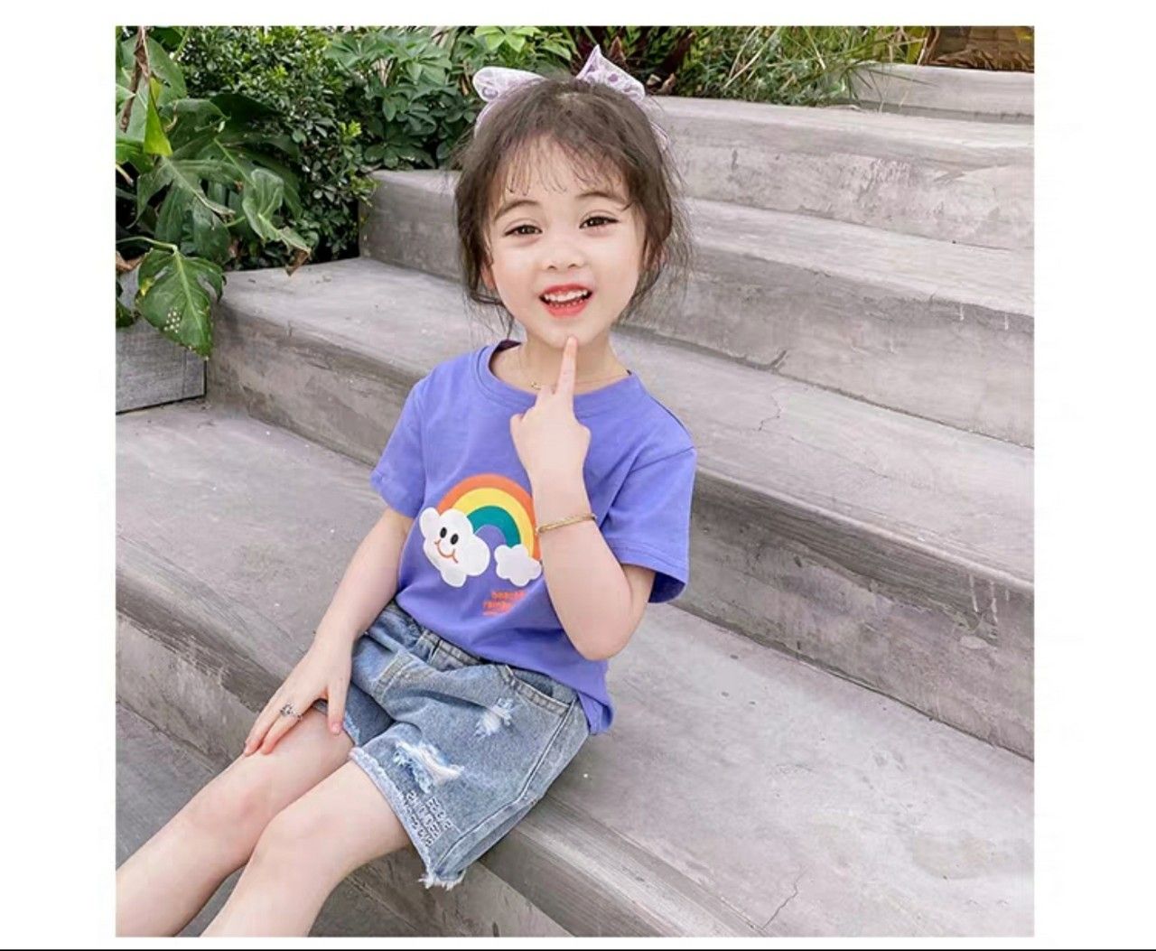 Áo thun cầu vồng bé gái