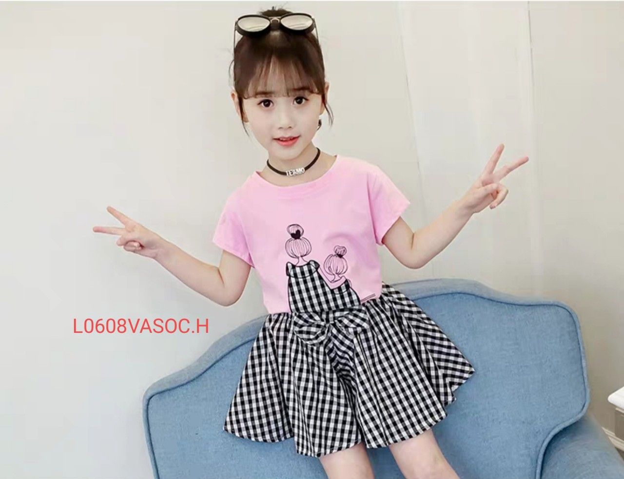 Set áo hồng váy caro nơ