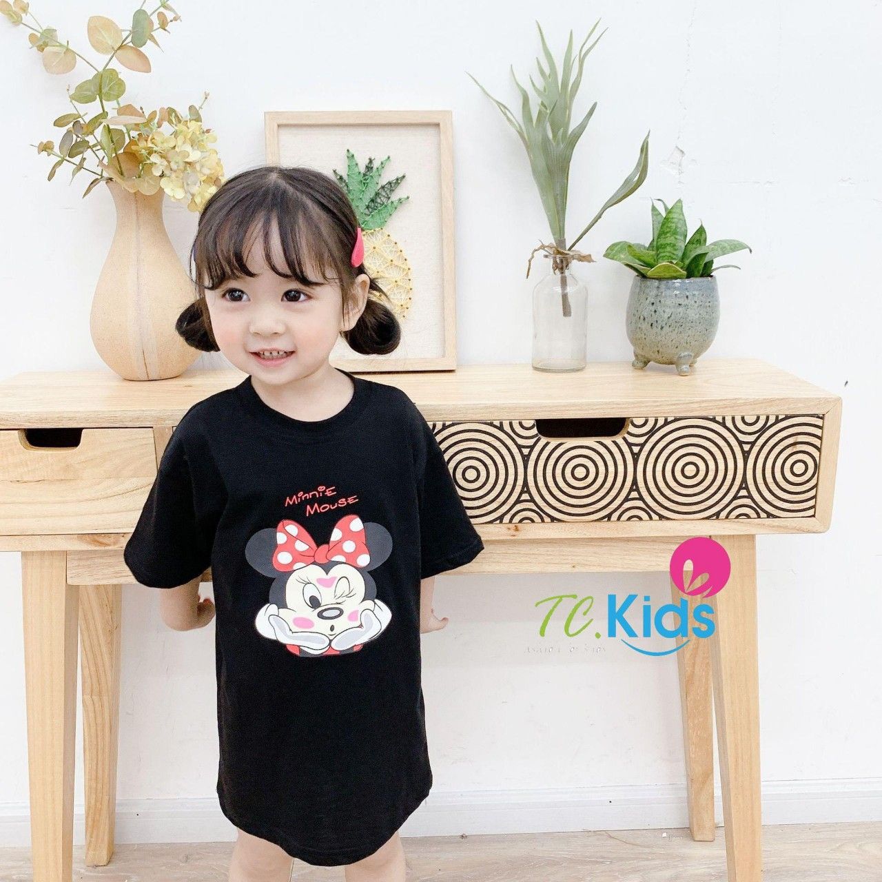 Đầm thun đen Mickey bé gái