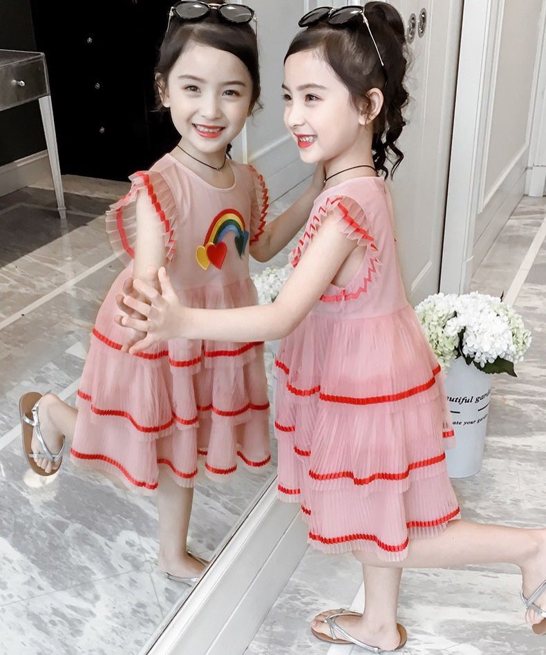 Đầm cầu vồng bé gái