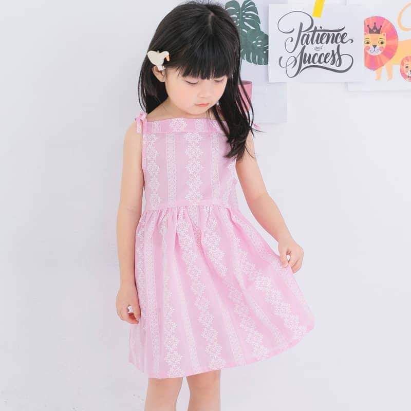 Đầm hai dây thổ cẩm bé gái