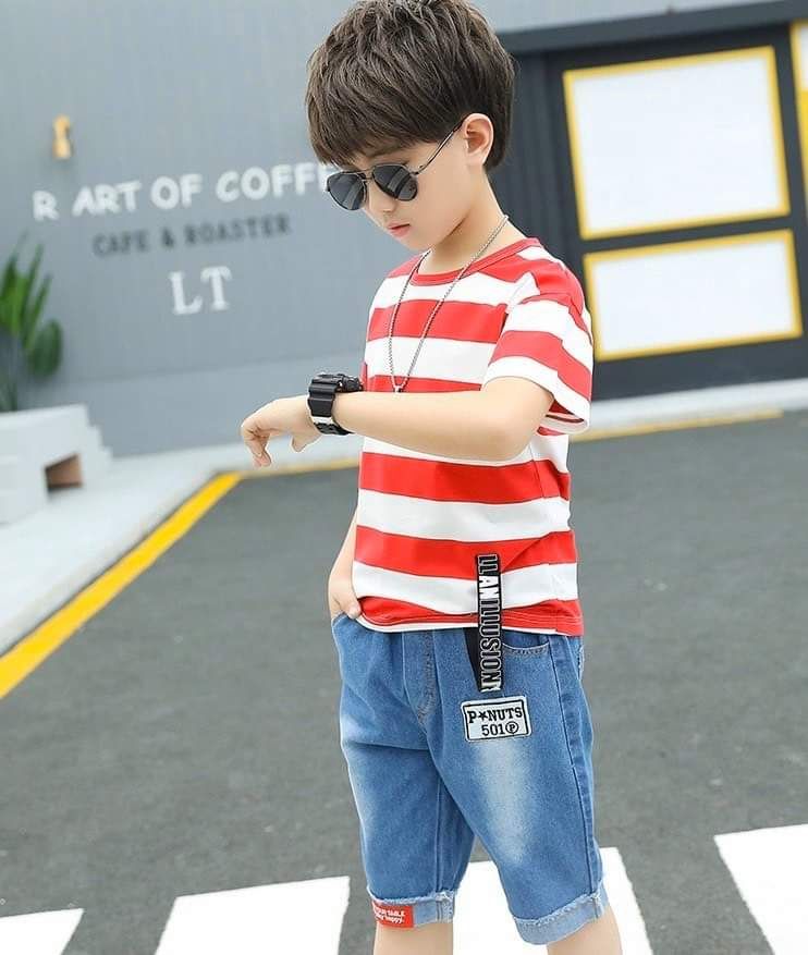 Set áo thun sọc đỏ quần jean bé trai