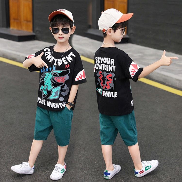 Set áo đen quần kaki xanh bé trai