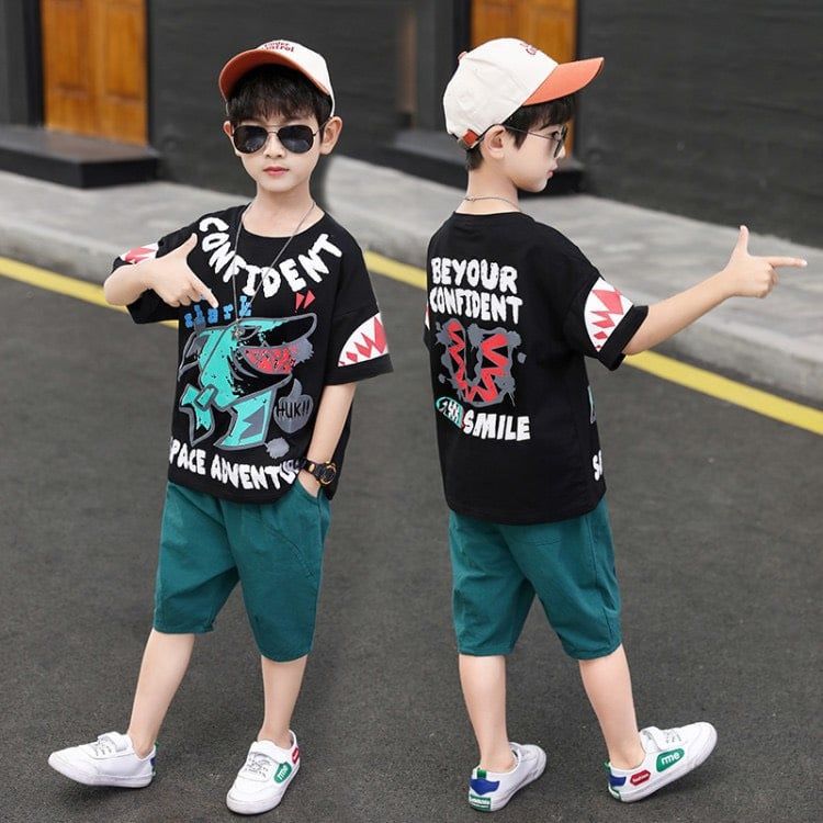 Set áo đen quần kaki xanh bé trai