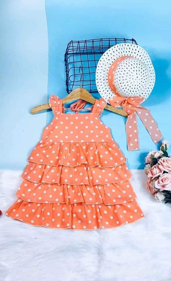 Đầm tầng chấm bi kèm nón bé gái