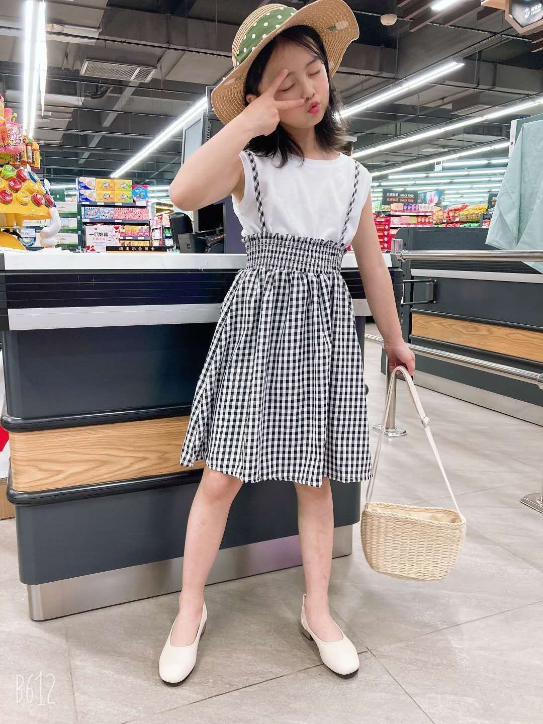 Set yếm caro xinh bé gái