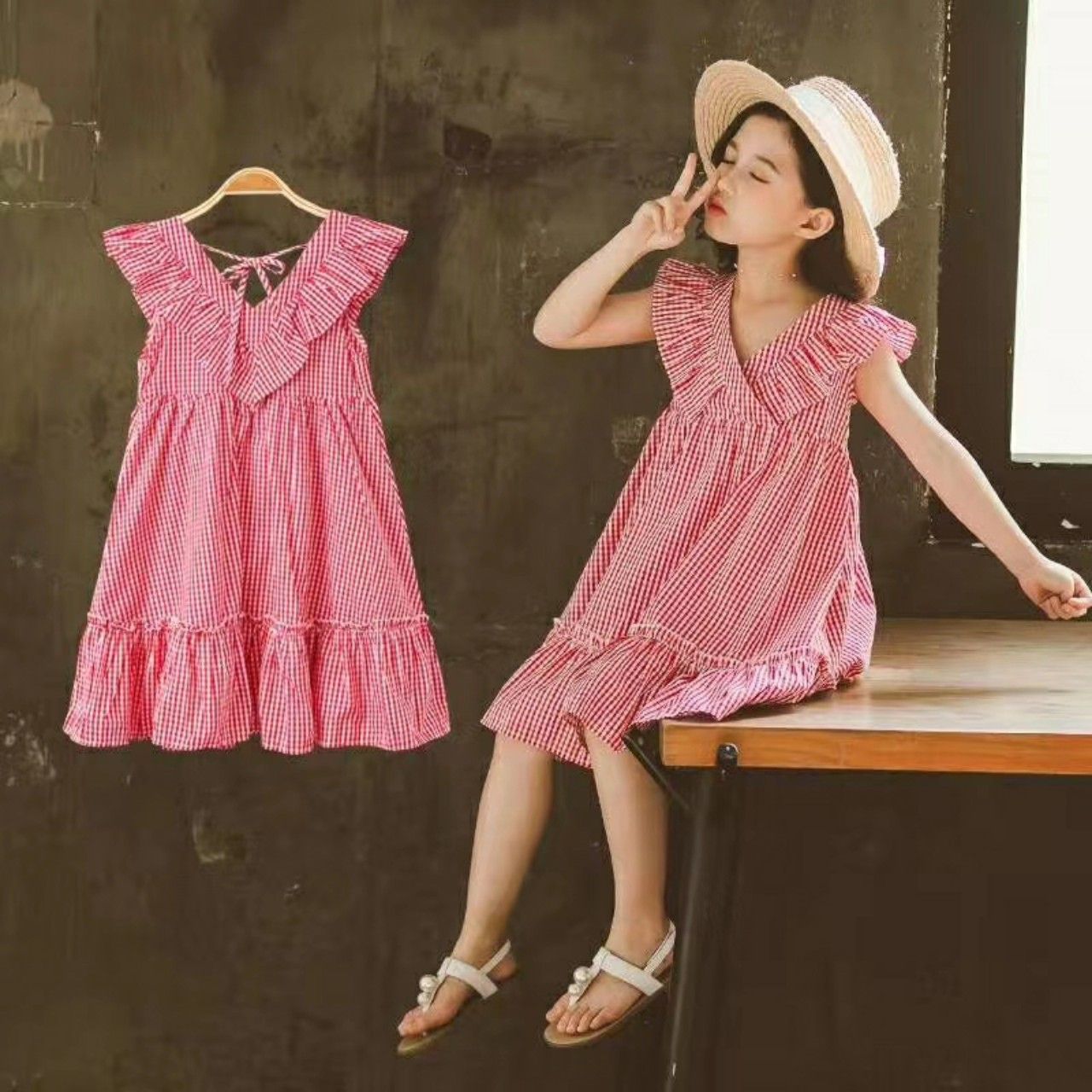 Đầm sọc caro viền bèo bé gái
