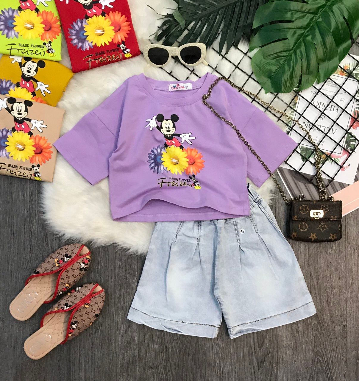 Set Jean Mickey bông cúc bé gái