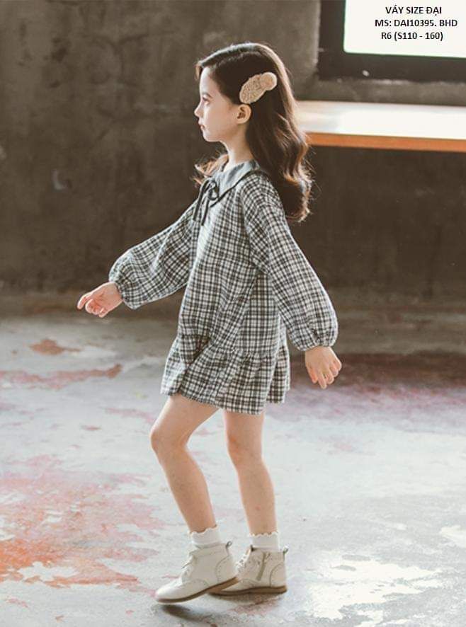 Đầm caro cổ sen tay dài bé gái