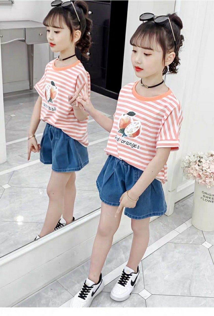 Set jean short giả váy áo sọc bé gái