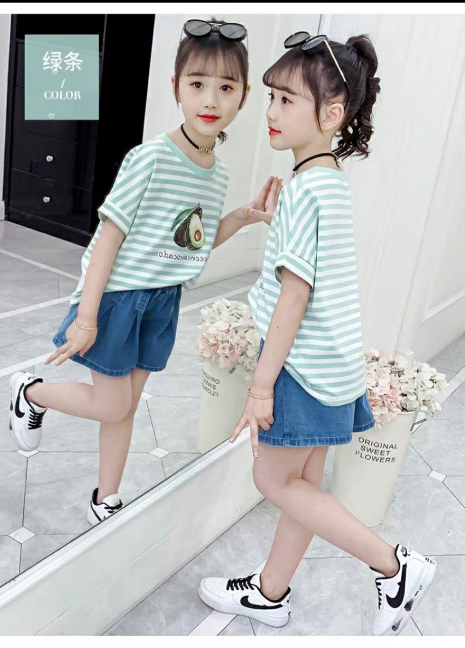 Set jean short giả váy áo sọc bé gái