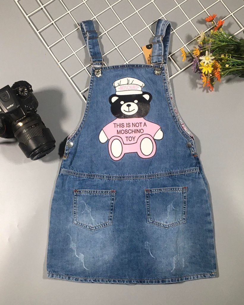 Yếm váy jean gấu bé gái