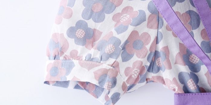 Set yếm kaki hoa bé gái